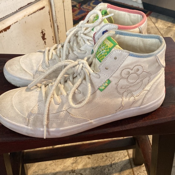 VANS x Sesame Street The Lizzie Elmo Embroidered Characters Shoe Mens Size 11 - Picture 2 of 11
